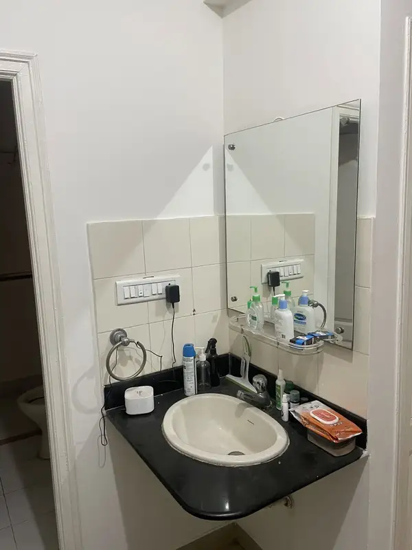 Private Room in 3 BHK in Sterling Brookside