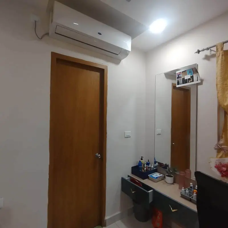 Private Room in 3 BHK in Indis Viva City