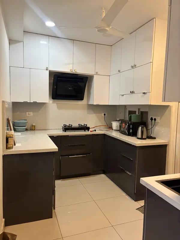 Private Room in 3 BHK in Kondapur