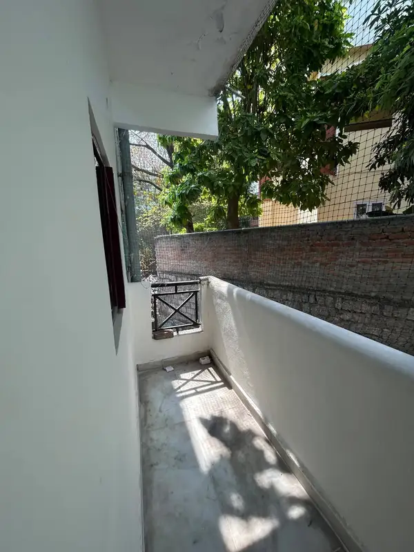 Private Room in 2 BHK in Banjara hills road no-4