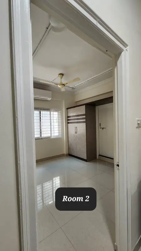 Private Room in 3 BHK in IT Heights