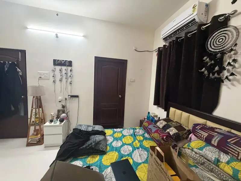 Private Room in 3 BHK in Kondapur