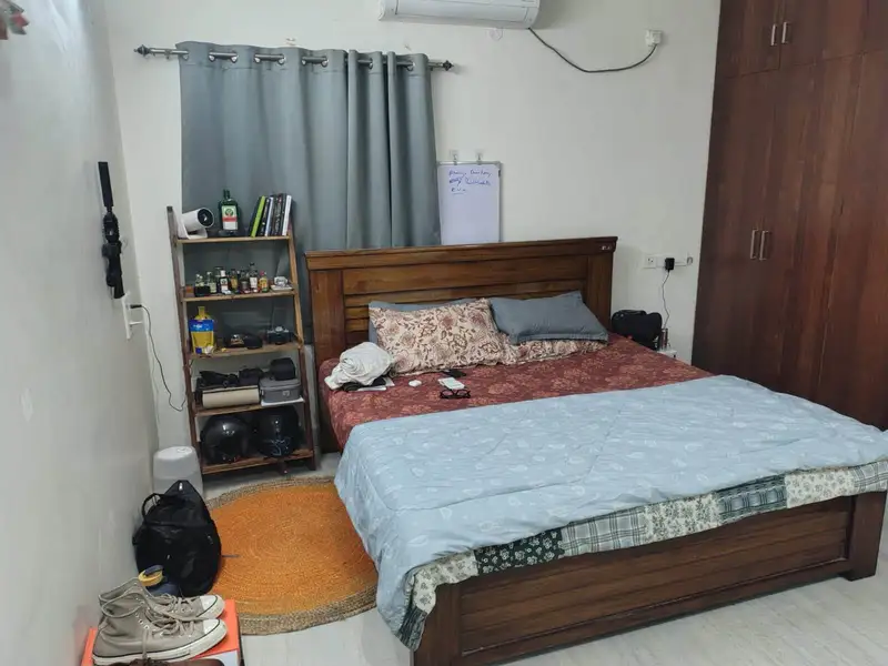 Private Room in 4 BHK in CMC Enclave