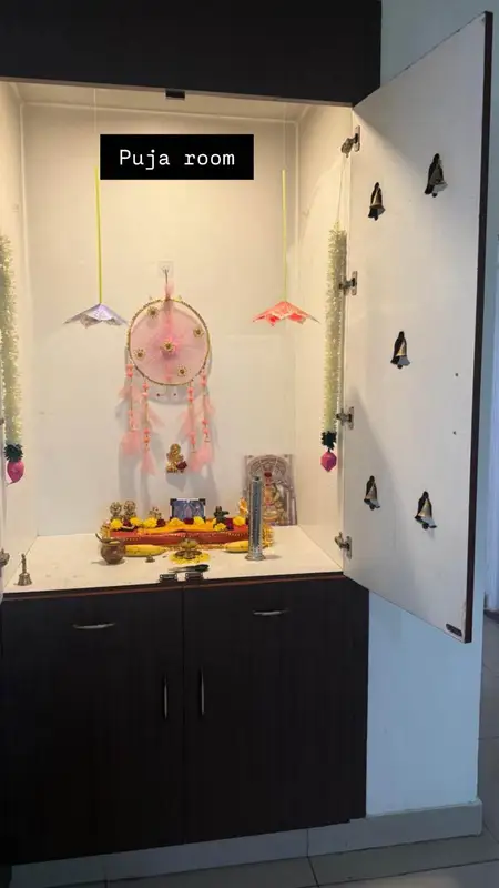 Private Room in 4 BHK in Sandeep Vihar