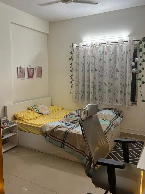 Private Room in 3 BHK in Brookefield