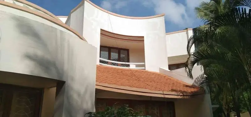 Private Room in Flat in Neelankarai
