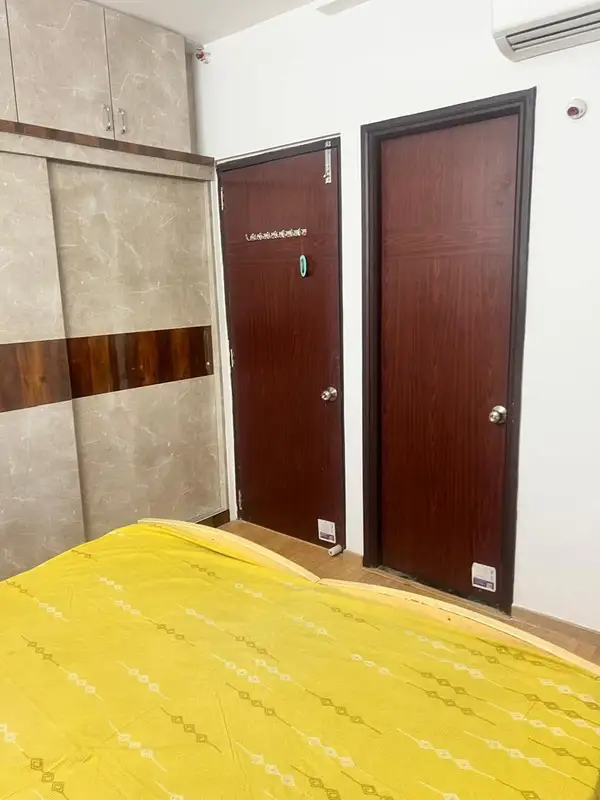Private Room in 2.5 BHK in Patel Smondo