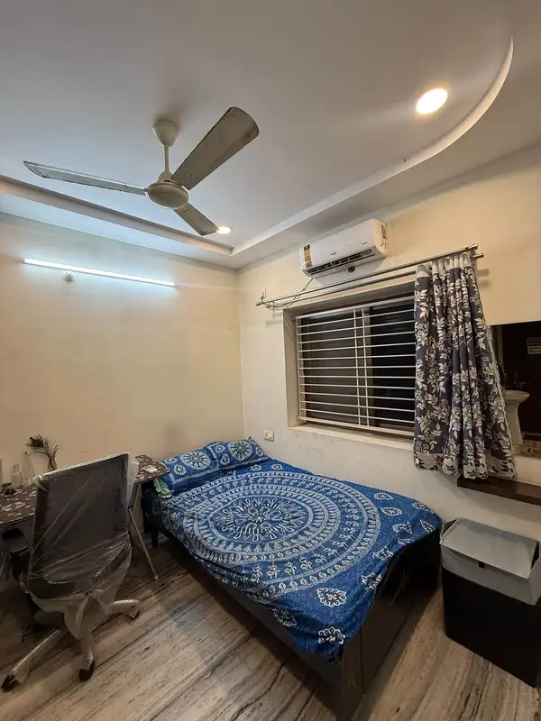 Private Room in 3 BHK in Puppalguda