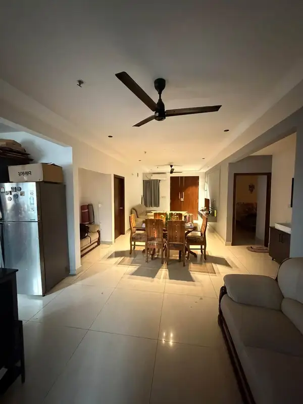 Room for female tenant replacement in a comfortable flat