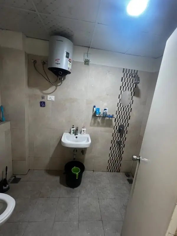 Private Room in 4 BHK in Nanakramguda