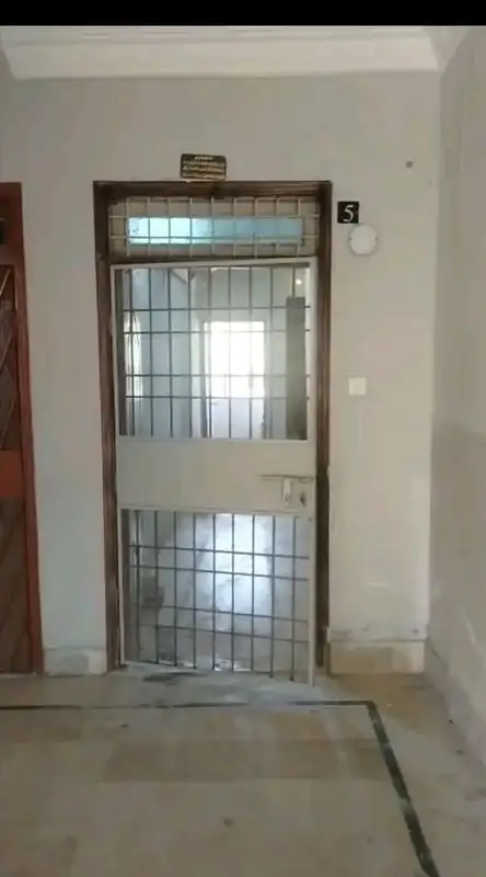 2 BHK Entire Flat in Qasmabad
