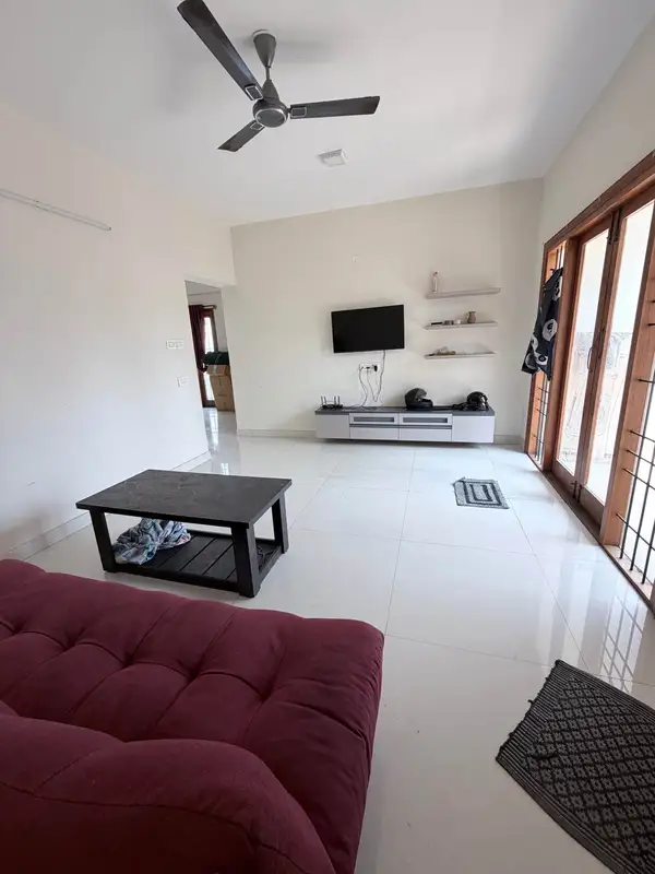 Private Room in 3 BHK in MEG Layout