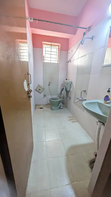 2 BHK Entire Flat in Halasuru