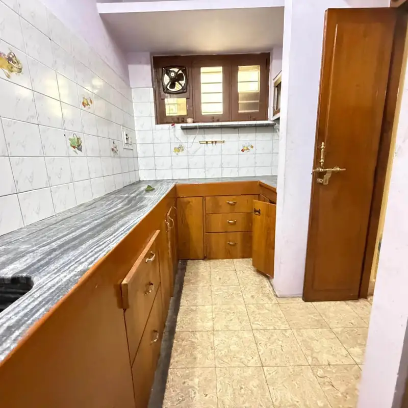 3 BHK Entire Flat in Shanti Nagar