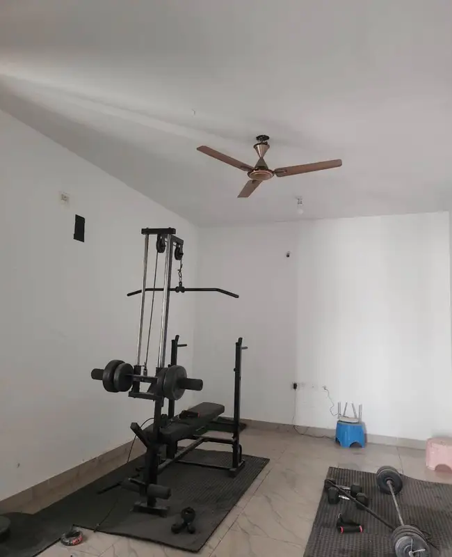 Private Room in 3 BHK in Beeramguda Junction