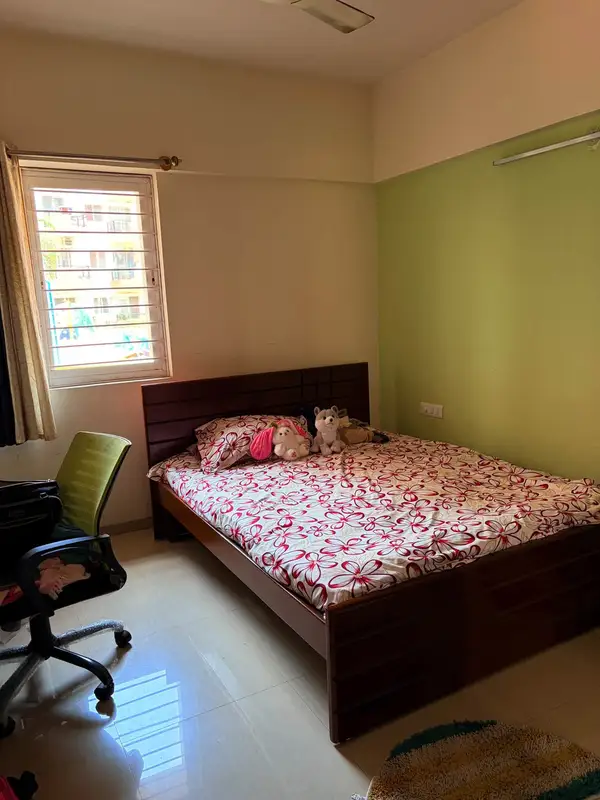 Private Room in 3 BHK in Raysandara