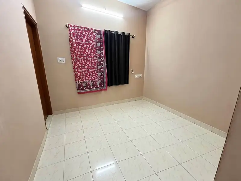 Double-sharing Room in 1 BHK in Kamanahalli