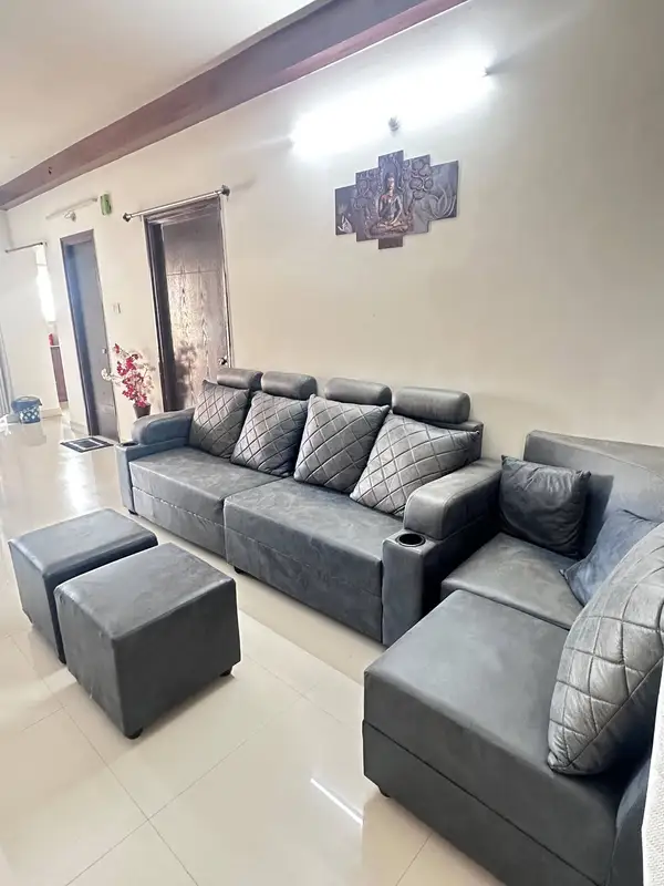 3 BHK Entire Flat in Lanco Hills