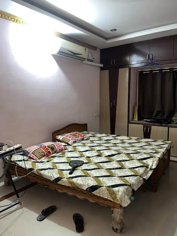 Private Room in 4 BHK in Kondapur