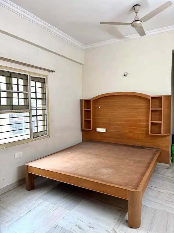 Private Room in 3 BHK in Masjid Banda
