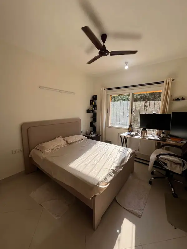 Private Room in 3 BHK in Green Glen Layout