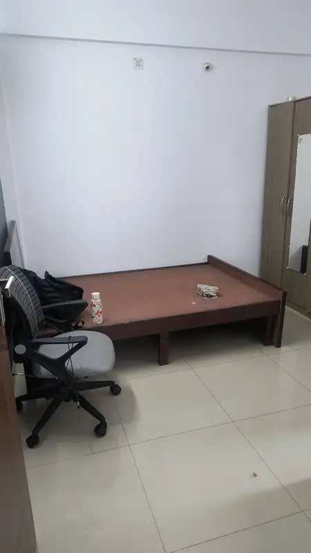 Private Room in 3 BHK in Hoody Garden