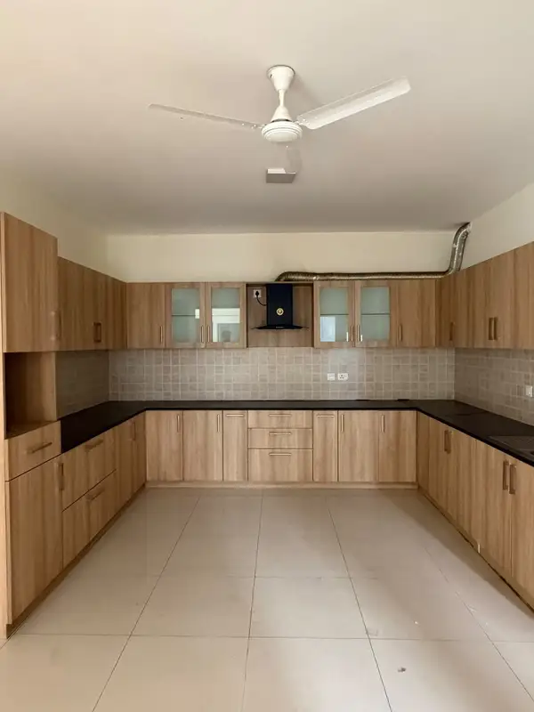 4.5 BHK Entire Flat in Agara