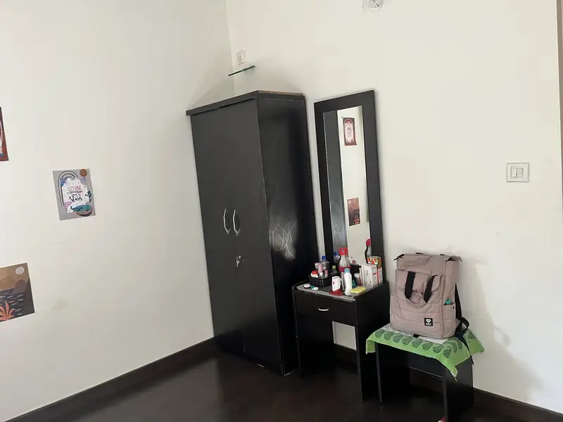 Private Room in 3 BHK in Green Glen Layout