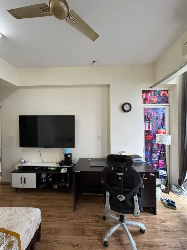 Private Room in 4 BHK in Ward 114 KPHB Colony