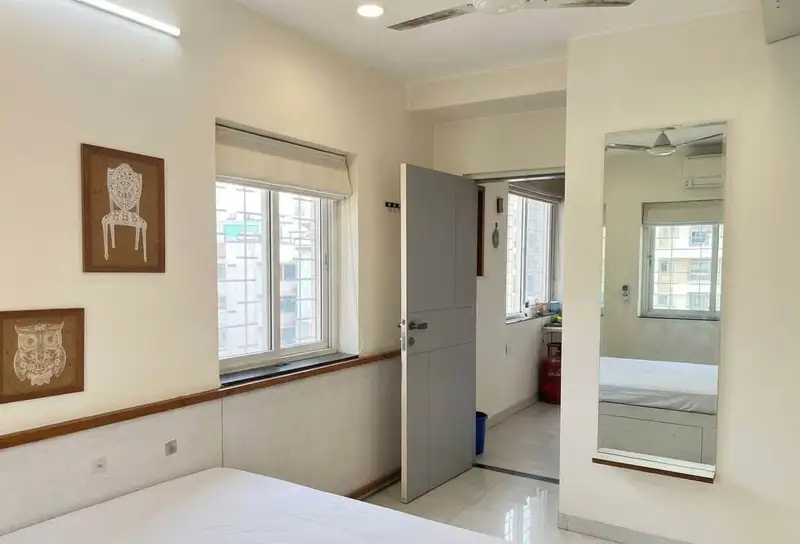 Private Room in 3 BHK in HITEC City
