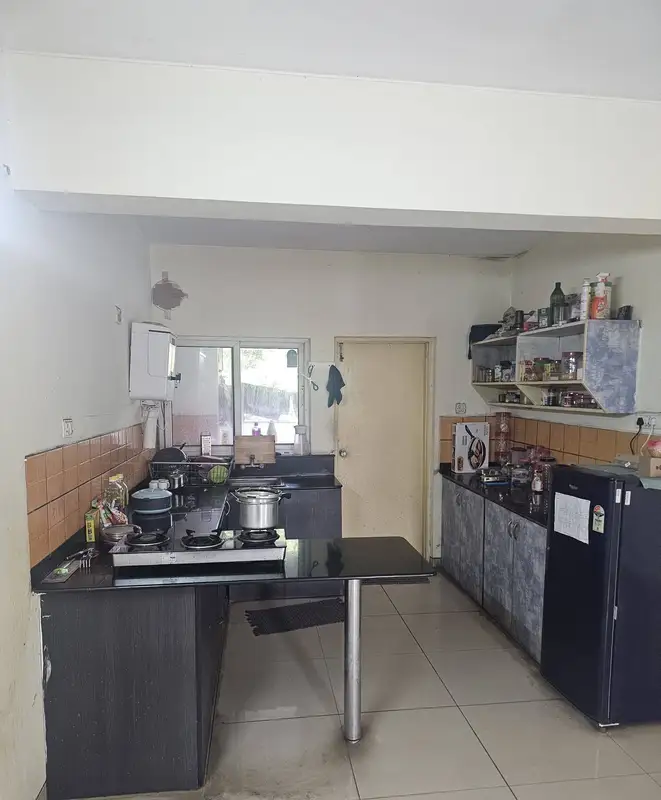 Private Room in 3 BHK in Agara