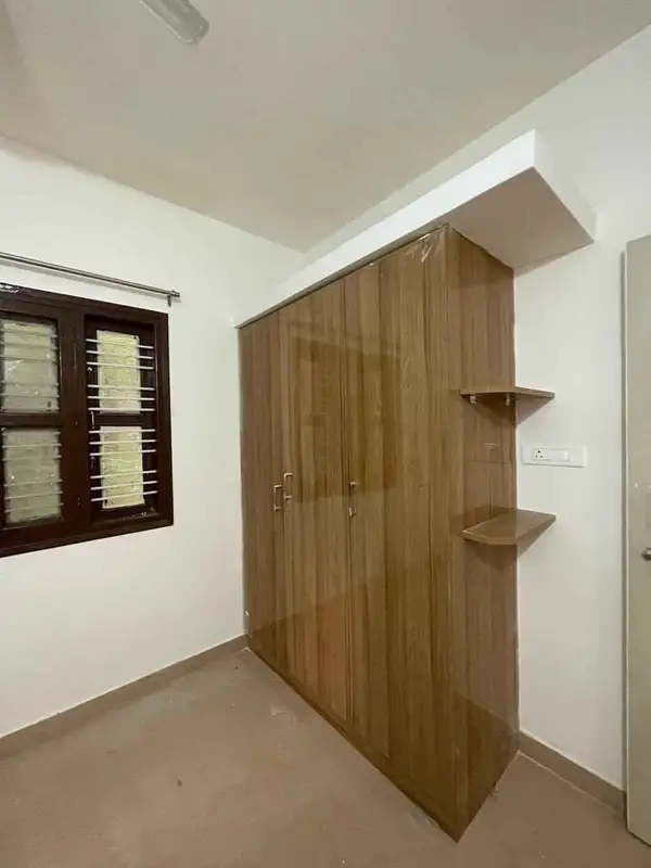 2 BHK Entire Flat in Sri Krishna Nagar