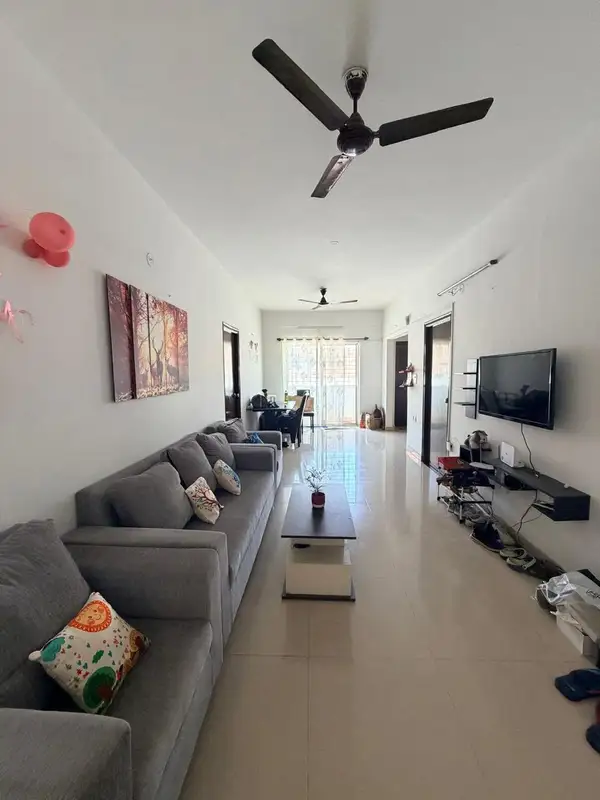 Private Room in 3 BHK in Green Glen Layout