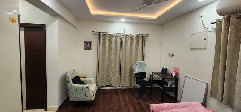 Private Room in 5 BHK in Manjeera Purple