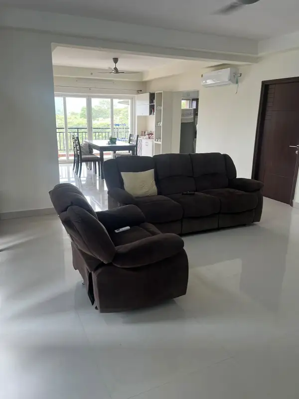 Private Room in 3 BHK in Kokapet