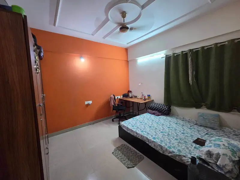 Private Room in 2 BHK in Green Glen Layout