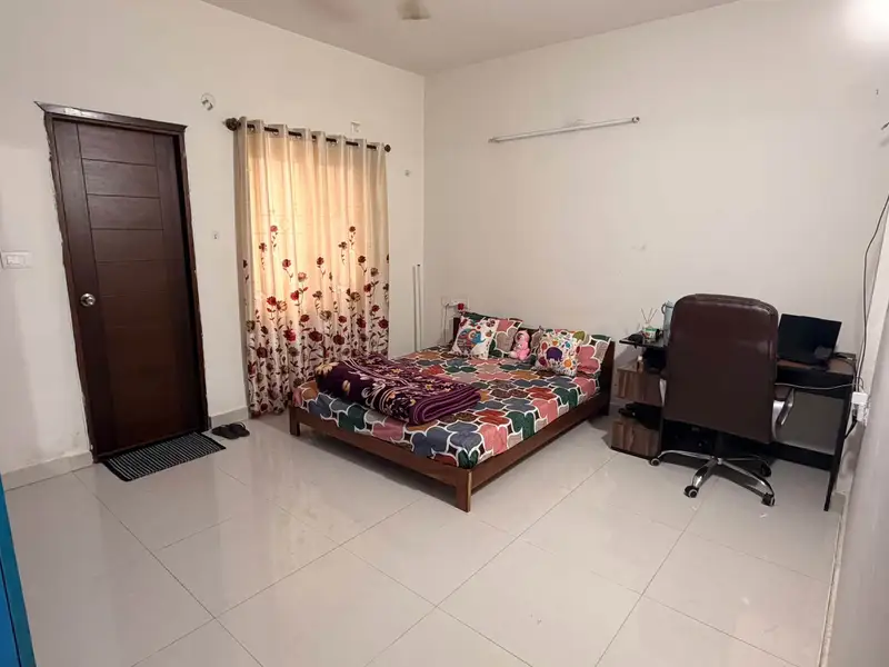 Private Room in 3 BHK in SHBCS Layout