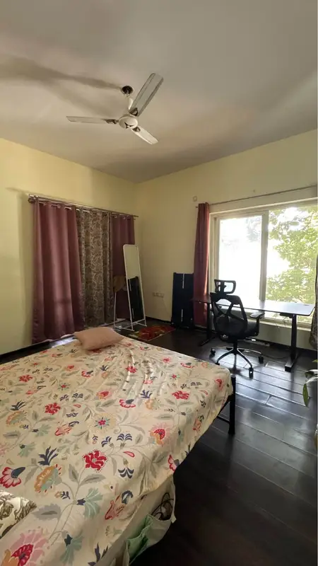 Private Room in 4 BHK in Bangalore North