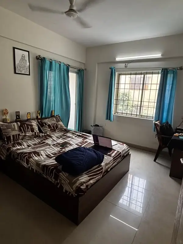 Private Room in 3 BHK in MCHS Colony