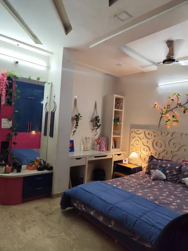 Private Room in 3 BHK in Masjid Banda
