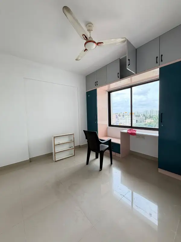 Private Room in Flat in GarvebhaviPalya