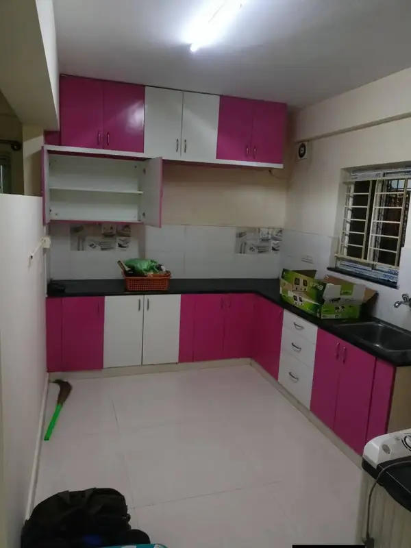 Private Room in 3 BHK in Agara