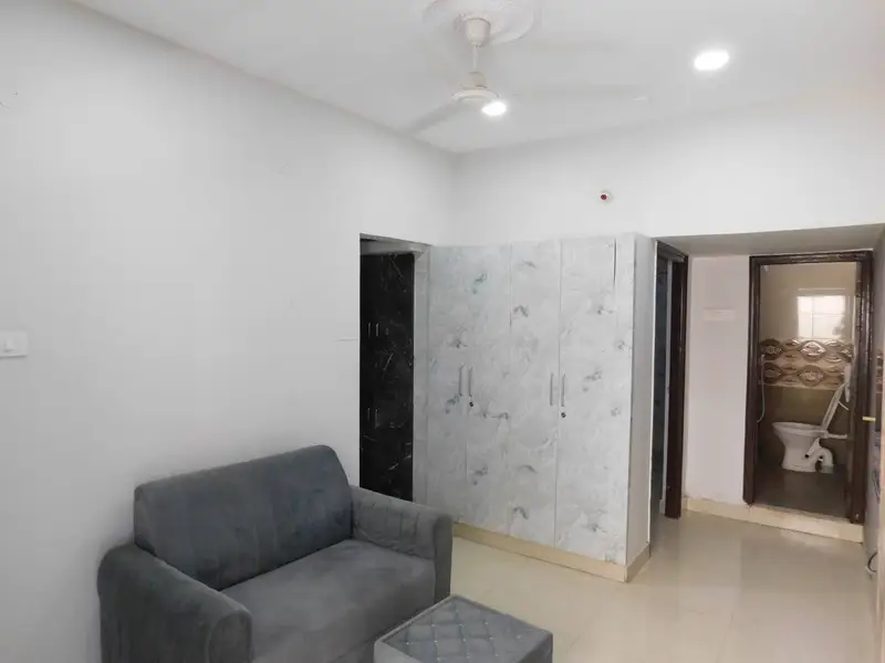 1 BHK Entire Flat in Khanmet