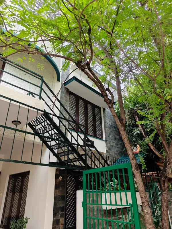 Private Room in 4 BHK in HAL 3rd Stage