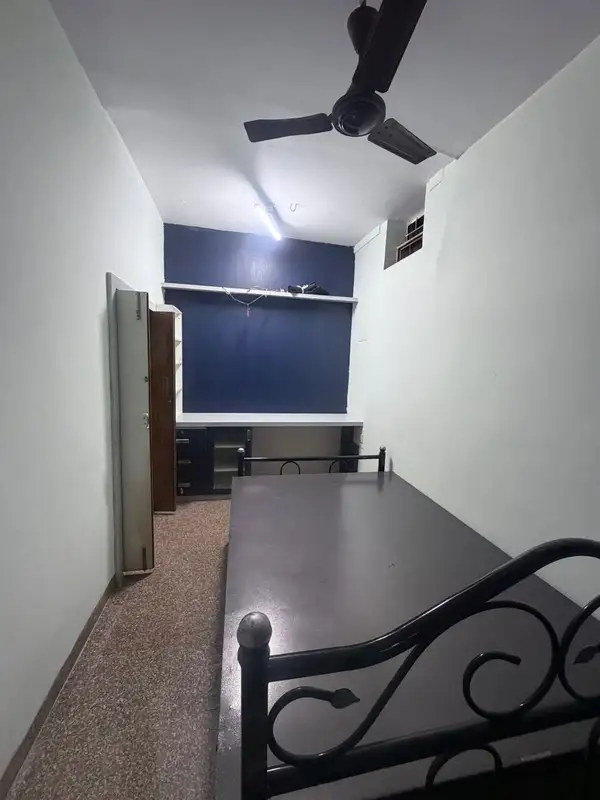 Private Room in 3 BHK in Koramangala 7th Block