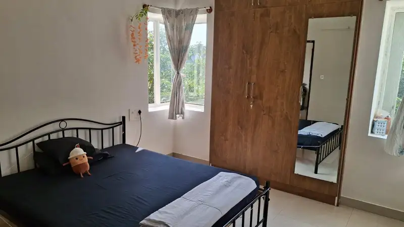 Private Room in 3 BHK in Parangipalya