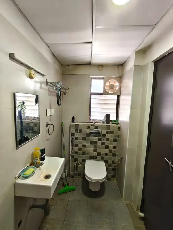 Private Room in 3 BHK in Khajaguda